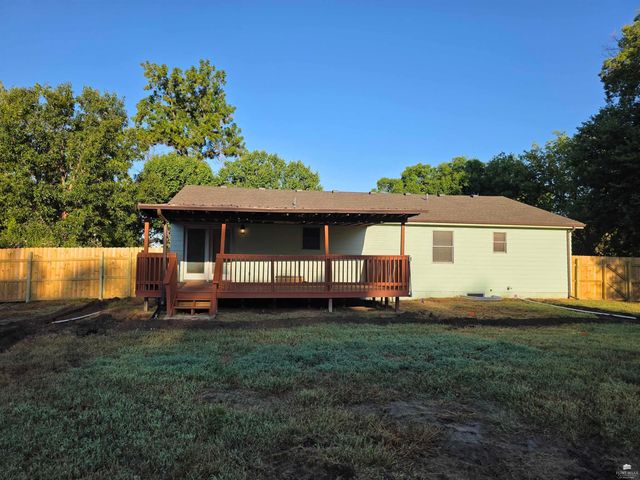 913 N Elm Street, Abilene, KS 67410
