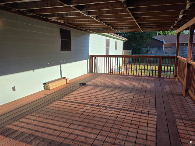 913 N Elm Street, Abilene, KS 67410