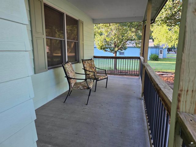 913 N Elm Street, Abilene, KS 67410