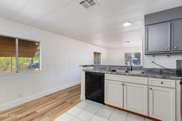 102 S 96TH Street, Mesa, AZ 85208
