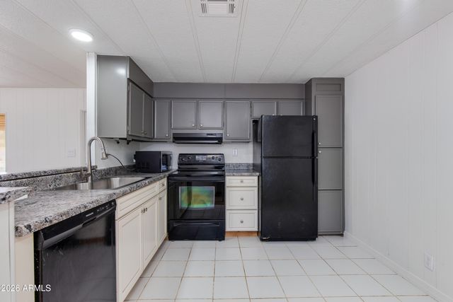 102 S 96TH Street, Mesa, AZ 85208