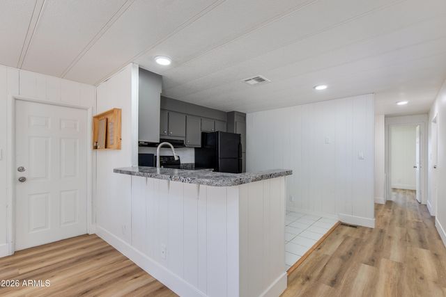 102 S 96TH Street, Mesa, AZ 85208