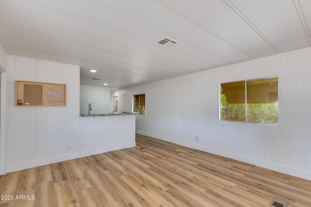 102 S 96TH Street, Mesa, AZ 85208