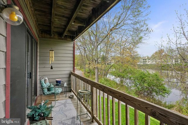 3303-A CHADBURY RD, Mount Laurel, NJ 08054