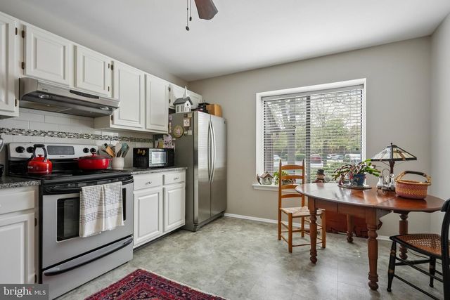3303-A CHADBURY RD, Mount Laurel, NJ 08054