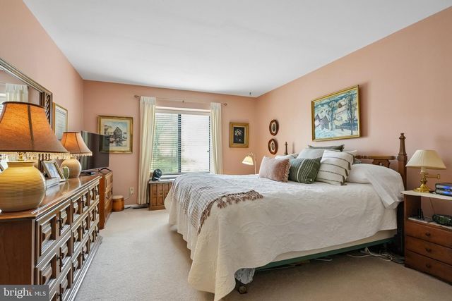 3303-A CHADBURY RD, Mount Laurel, NJ 08054