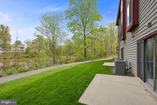 3303-A CHADBURY RD, Mount Laurel, NJ 08054