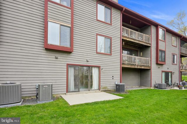 3303-A CHADBURY RD, Mount Laurel, NJ 08054