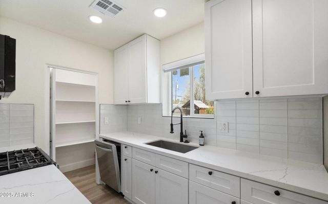 3021 N Randolph Road, Phoenix, AZ 85014