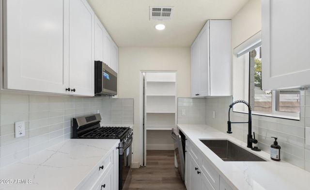 3021 N Randolph Road, Phoenix, AZ 85014