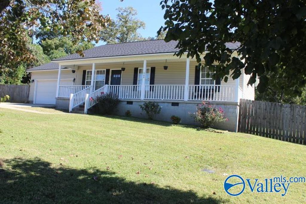 1209 Godfrey Avenue NE, Fort Payne, AL 35967