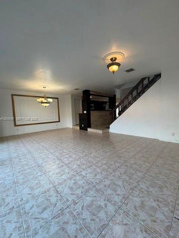 835 NW 81st Way 5, Plantation, FL 33324