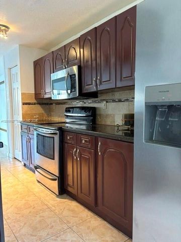 835 NW 81st Way 5, Plantation, FL 33324
