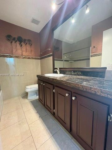 835 NW 81st Way 5, Plantation, FL 33324