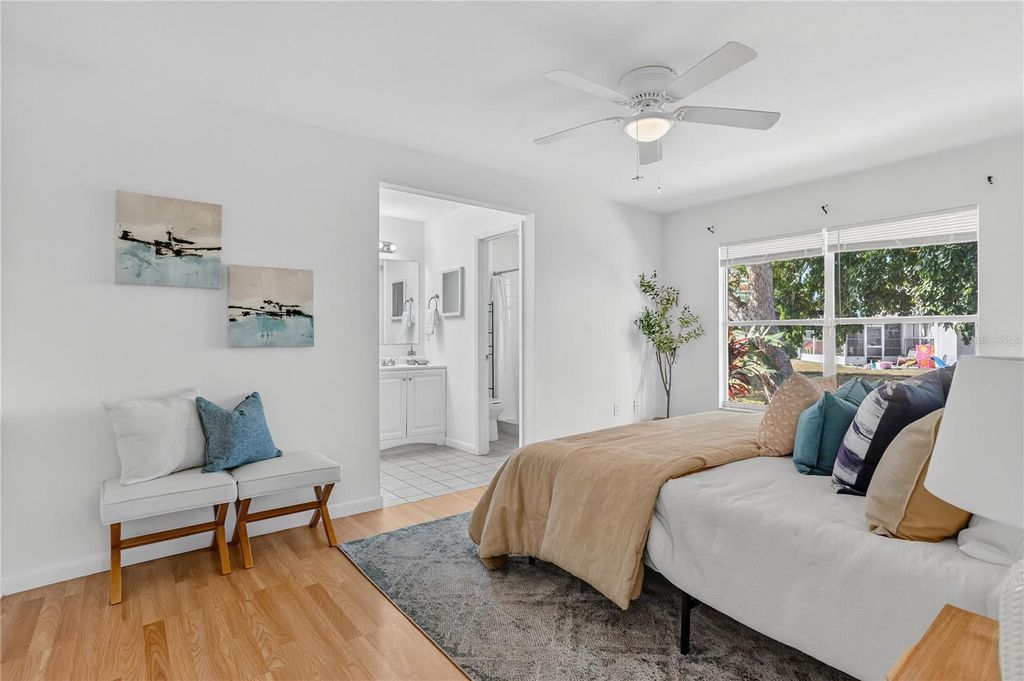 Image 17 of property listing at 3944 37TH STREET COURT W, Bradenton, FL 34205