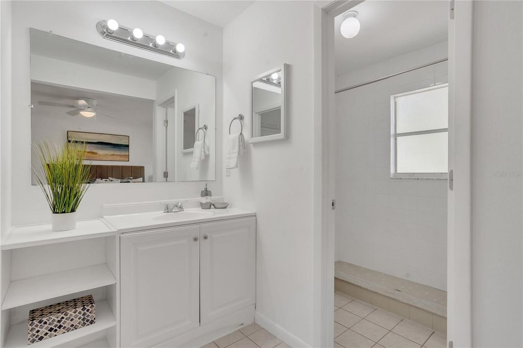 Image 18 of property listing at 3944 37TH STREET COURT W, Bradenton, FL 34205