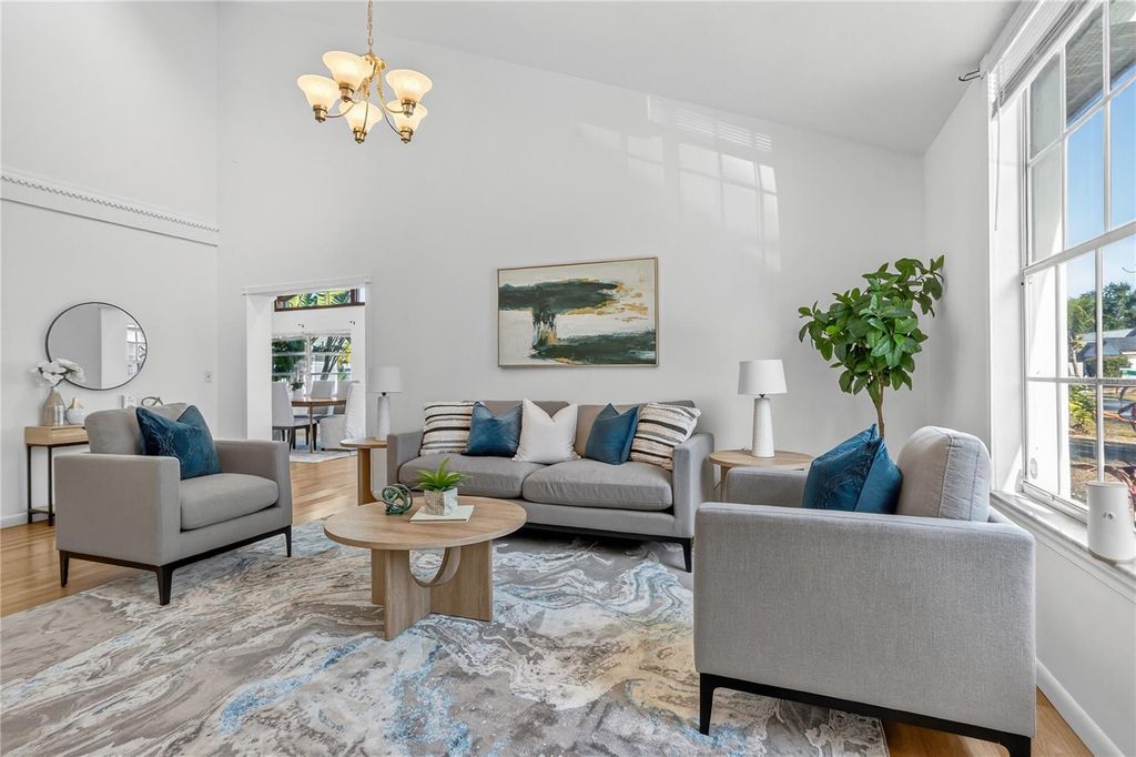 Image 4 of property listing at 3944 37TH STREET COURT W, Bradenton, FL 34205