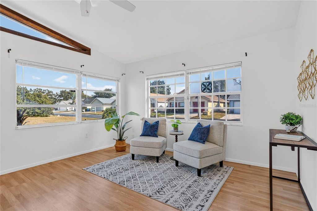 Image 10 of property listing at 3944 37TH STREET COURT W, Bradenton, FL 34205