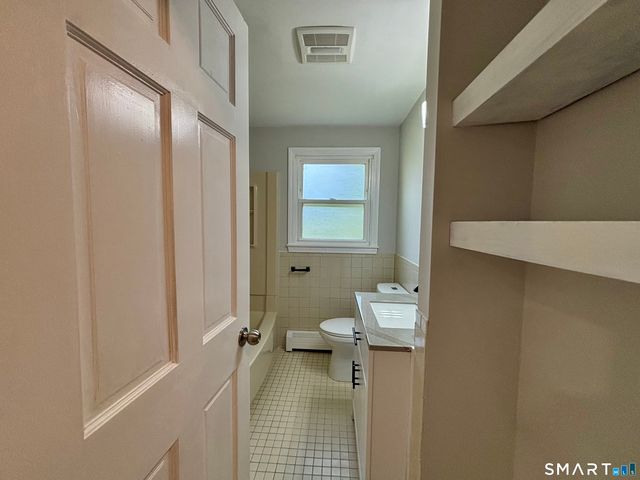 13 Black Oak Drive, East Lyme, CT 06333