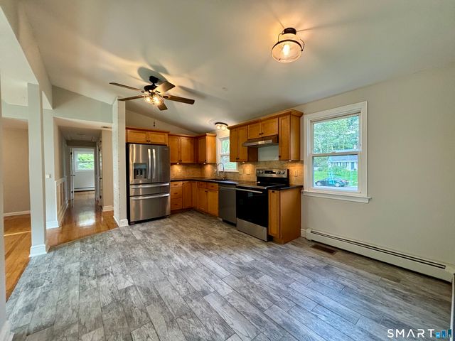 13 Black Oak Drive, East Lyme, CT 06333