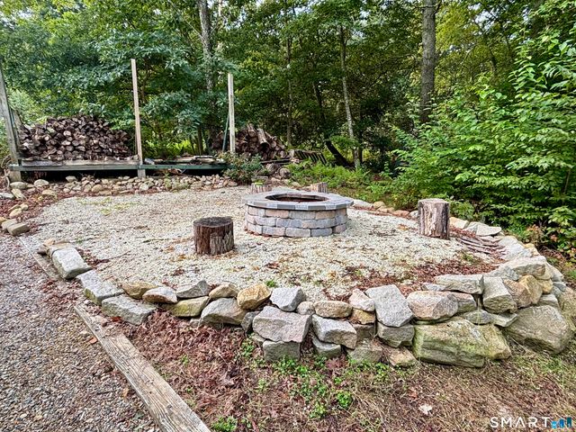 13 Black Oak Drive, East Lyme, CT 06333