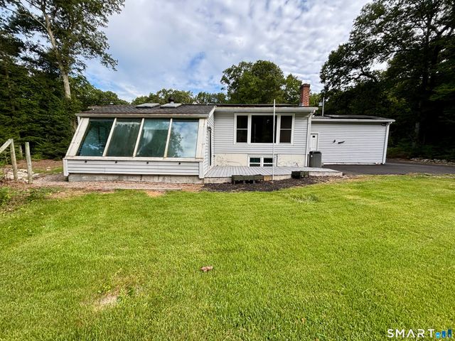 13 Black Oak Drive, East Lyme, CT 06333