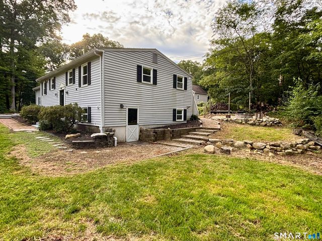 13 Black Oak Drive, East Lyme, CT 06333