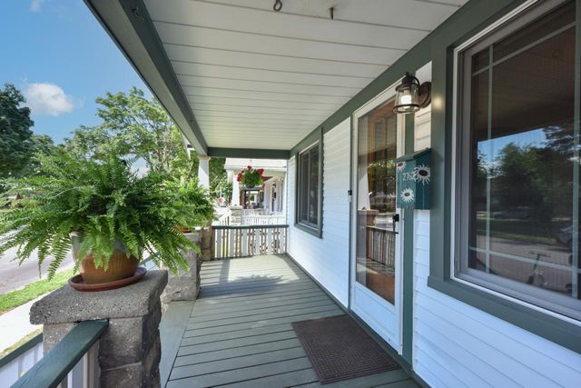 2762 S Delaware AVENUE, Milwaukee, WI 53207