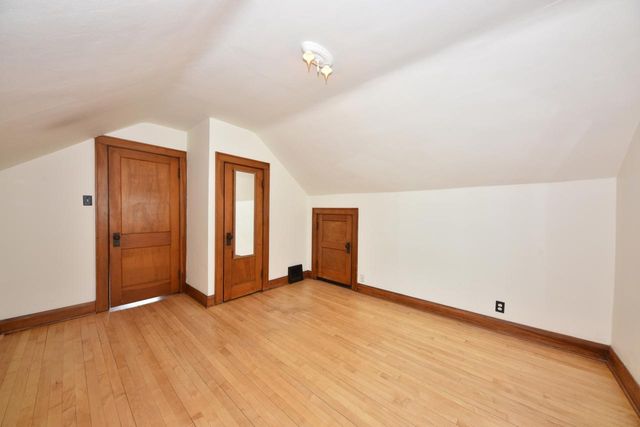 2762 S Delaware AVENUE, Milwaukee, WI 53207