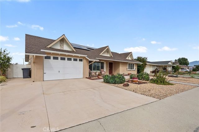 1598 Amberwood Drive, Hemet, CA 92543