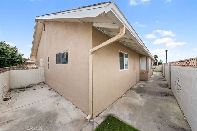 1598 Amberwood Drive, Hemet, CA 92543