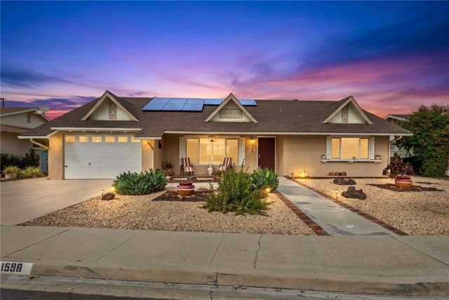 1598 Amberwood Drive, Hemet, CA 92543