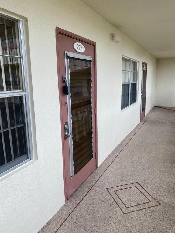 278 Preston G G, Boca Raton, FL 33434