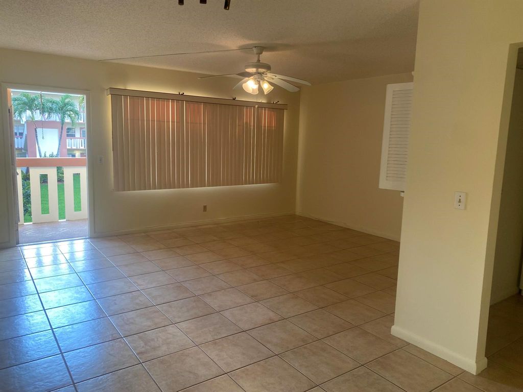 Image 10 of property listing at 278 Preston G G, Boca Raton, FL 33434