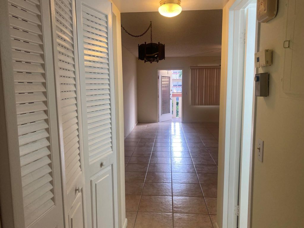 Image 12 of property listing at 278 Preston G G, Boca Raton, FL 33434
