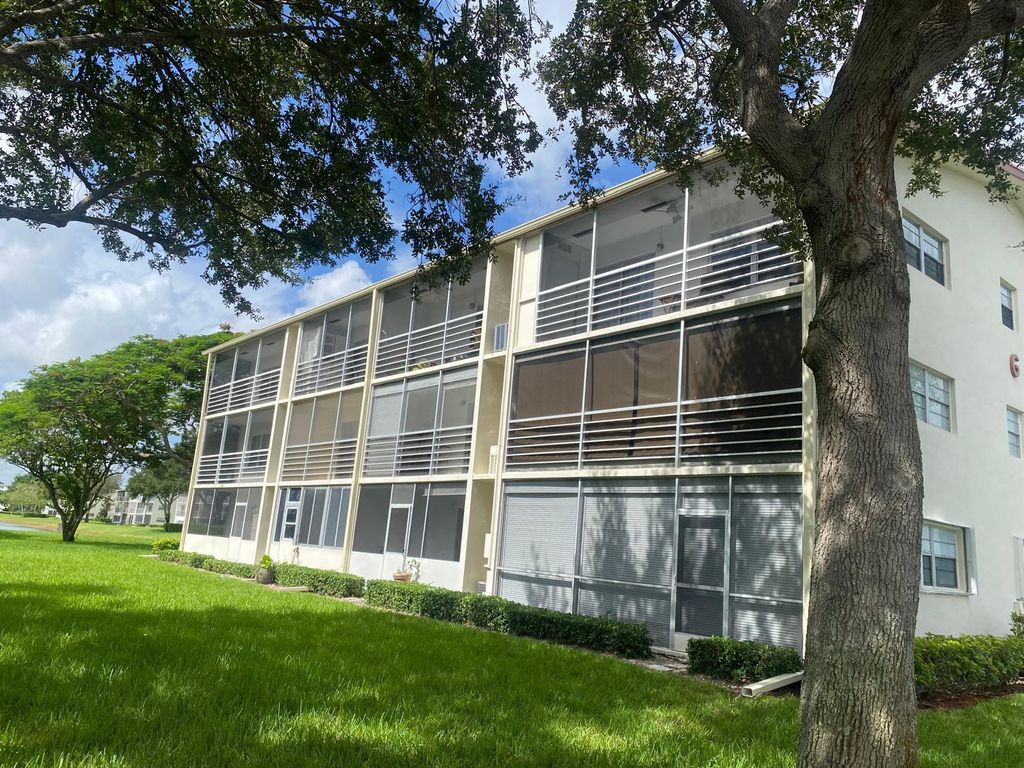 Image 8 of property listing at 278 Preston G G, Boca Raton, FL 33434