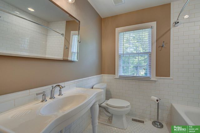 6403 Chicago Street, Omaha, NE 68132
