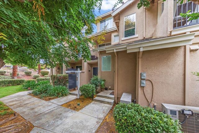 1083 Esparanza Way, San Jose, CA 95138