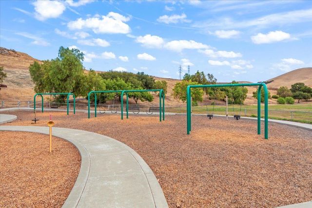 1083 Esparanza Way, San Jose, CA 95138