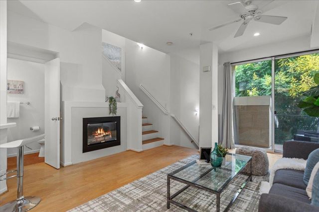 1083 Esparanza Way, San Jose, CA 95138