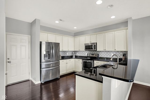 4649 Indigo Blue Boulevard, Whitestown, IN 46075