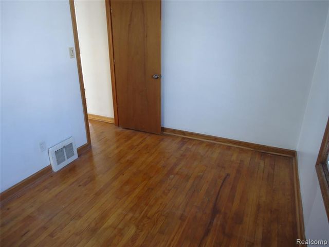 829 Hudson Street, Wyandotte, MI 48192