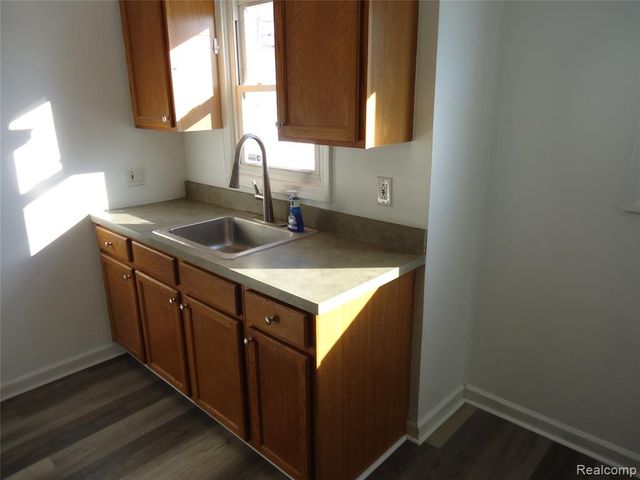 829 Hudson Street, Wyandotte, MI 48192