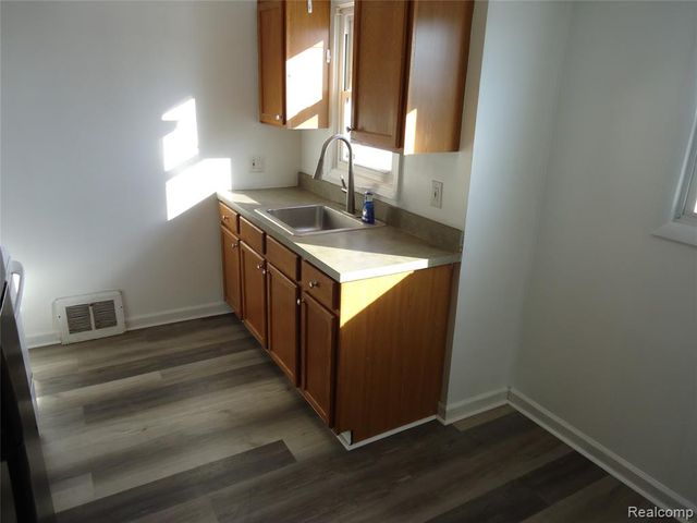 829 Hudson Street, Wyandotte, MI 48192