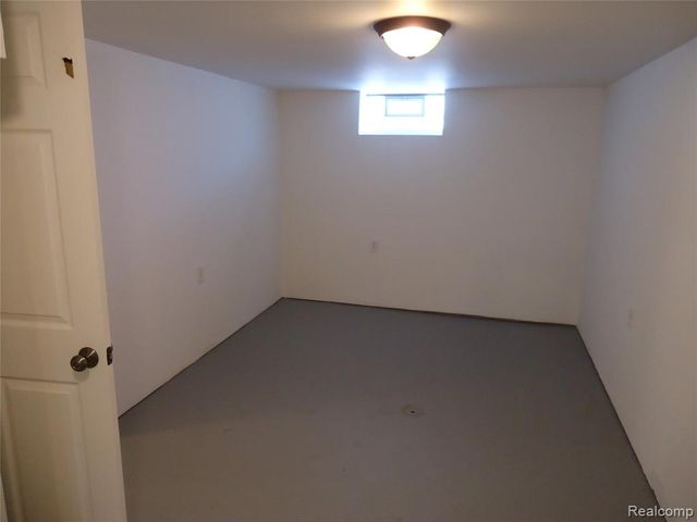 829 Hudson Street, Wyandotte, MI 48192