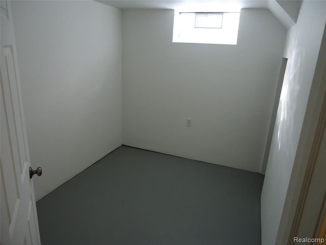 829 Hudson Street, Wyandotte, MI 48192