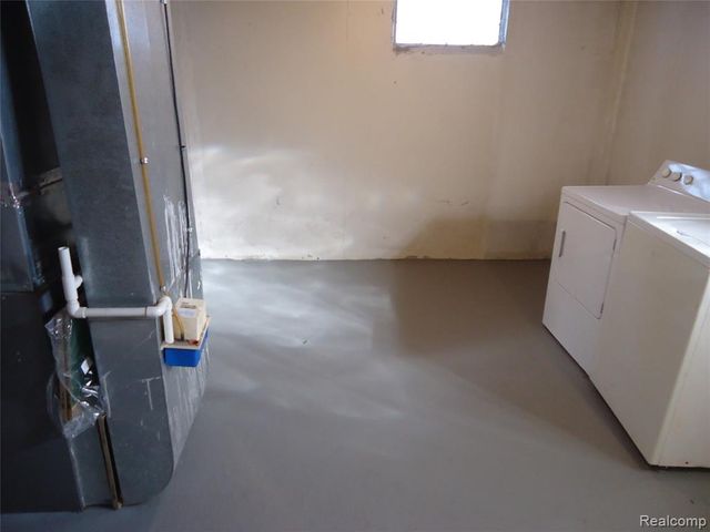 829 Hudson Street, Wyandotte, MI 48192