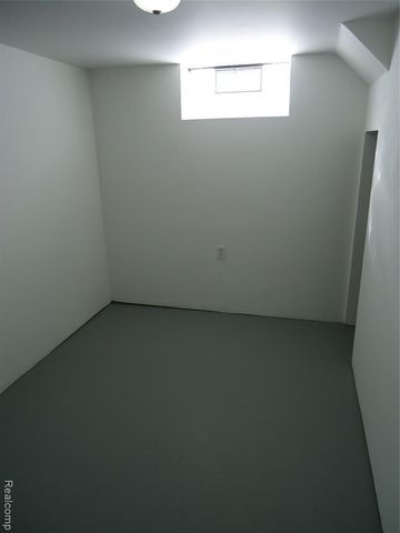 829 Hudson Street, Wyandotte, MI 48192