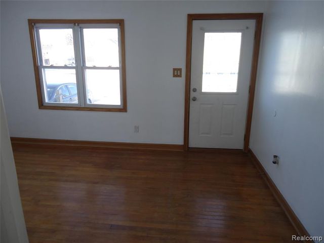 829 Hudson Street, Wyandotte, MI 48192