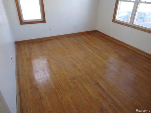 829 Hudson Street, Wyandotte, MI 48192